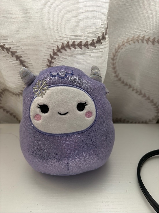 Squishmallows Other - Lunasha the Yeti 5" Shiny Squishmallow
